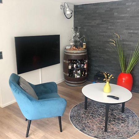 Nyistandsat Hojloftet Kaelderlejlighed Pa 70 M2 I Viborg Centrum, Med Plads Til 4 Personer 外观 照片