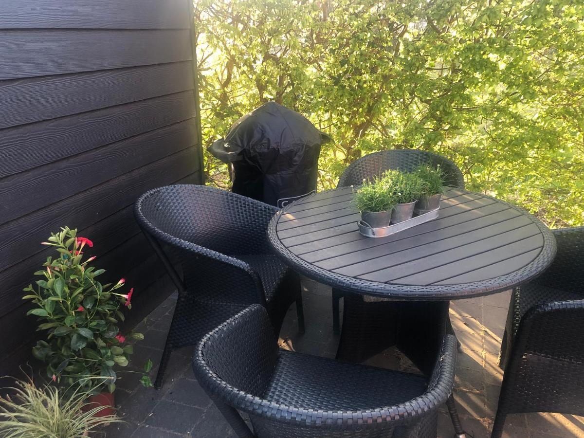 Nyistandsat Hojloftet Kaelderlejlighed Pa 70 M2 I Viborg Centrum, Med Plads Til 4 Personer 外观 照片