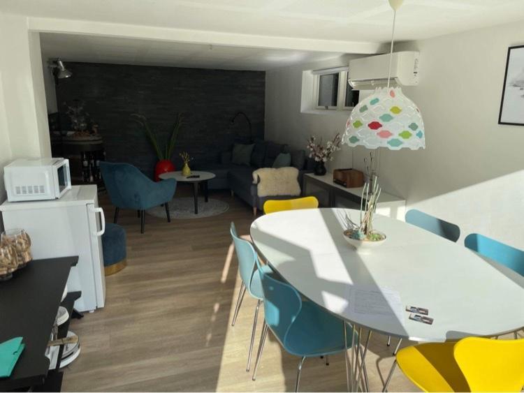 Nyistandsat Hojloftet Kaelderlejlighed Pa 70 M2 I Viborg Centrum, Med Plads Til 4 Personer 外观 照片